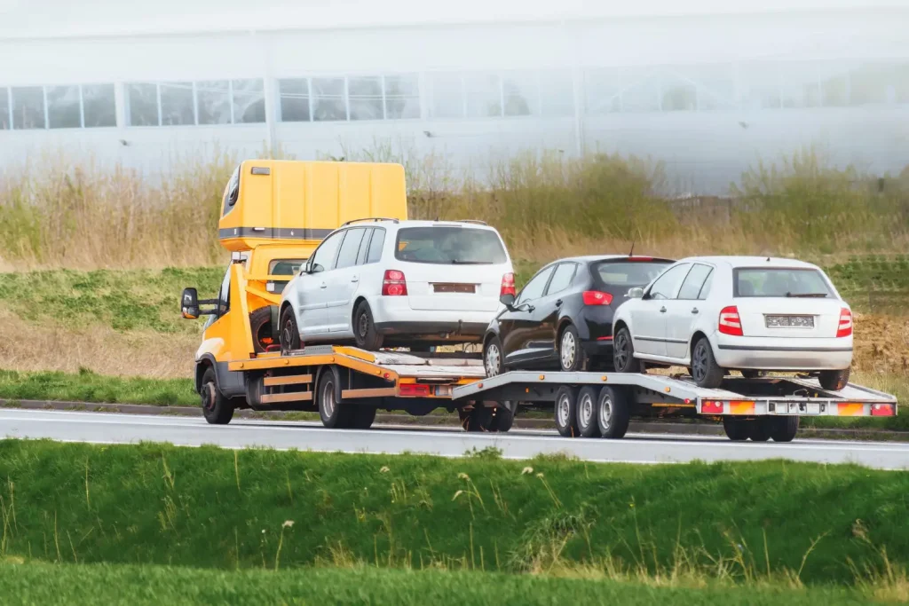 When to call a car towing company for breakdowns accidents and vehicle recovery